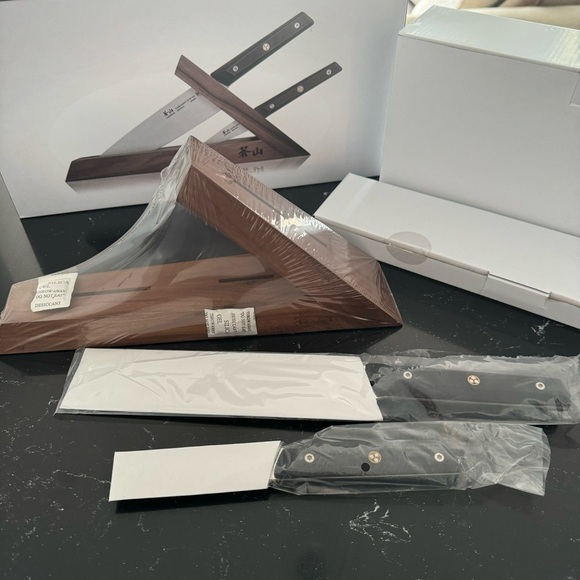 Cangshan TG Series 3-Piece Knife Block Set, Walnut - Picture 3 of 3